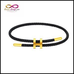 Adjustable Titanium Steel Charm Bracelet with Gold-Plated Buckle Design